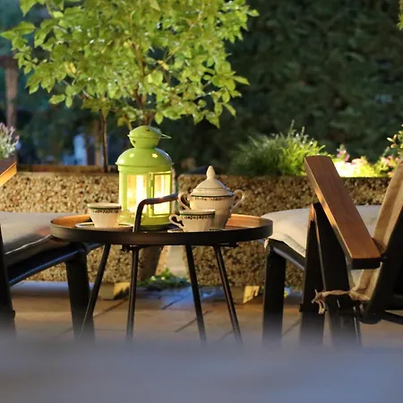 Vikendica Garden *