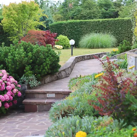 Vikendica Garden *